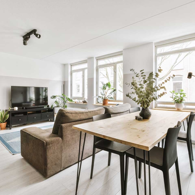 Four-bedroom house with garden
